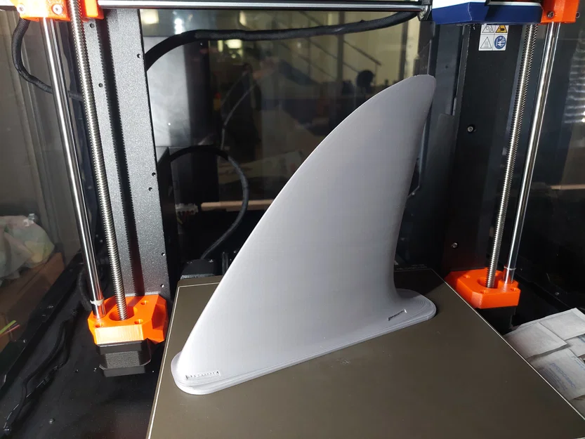 Mô hình vây cá mập (Shark Fin) đeo lưng cho bé khi đi bơi - Image 1