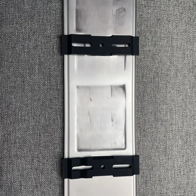 Kennzeichenhalter – Giá đỡ biển số xe Đức