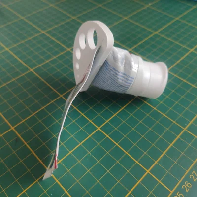 Dụng cụ nặn kem đánh răng thông minh - Cải tiến khe hẹp 0.7mm