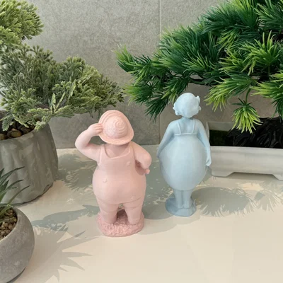 Mô hình trang trí phụ nữ đi tắm (Bathing Woman Figurines) dễ thương