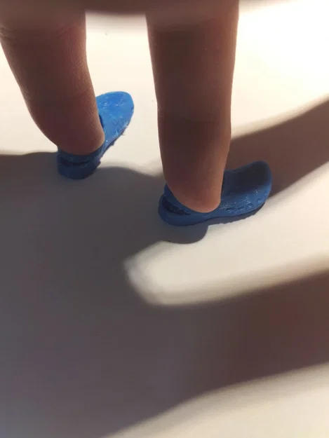 Mô hình dép Crocs tí hon cho ngón tay (Finger Crocs) đầy đủ cặp - Image 4