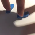 Mô hình dép Crocs tí hon cho ngón tay (Finger Crocs) đầy đủ cặp - Thumbnail 4