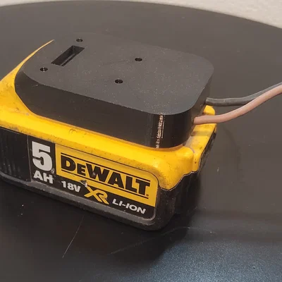 Đế chuyển nguồn pin DeWalt 18V tự chế - Phụ kiện DIY hữu ích