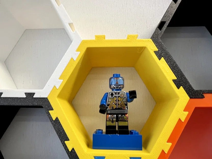 Khung treo tường lục giác ghép nối (Interlocking hexagons) trưng bày mô hình - Image 1