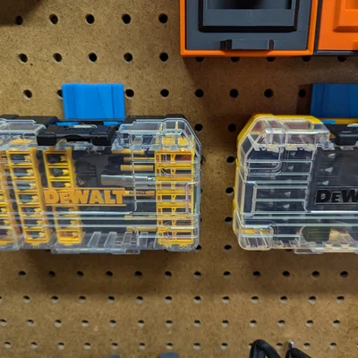 Giá treo pegboard cho DeWalt TOUGH Case