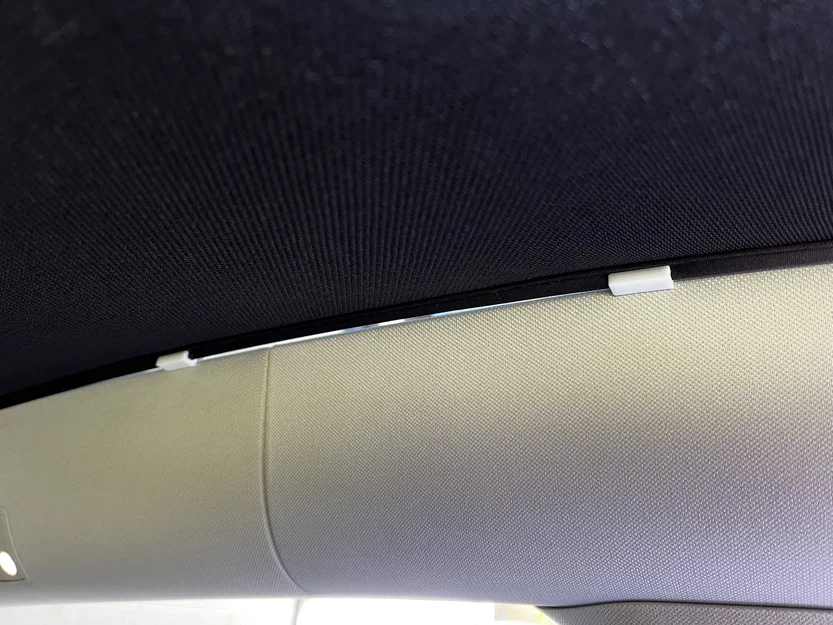 Kẹp che nắng Tesla Model Y (Tesla Model Y Sunshade Clip) - Image 1