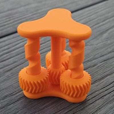 Đồ chơi fidget 3 trụ xoắn bánh răng (Print-In-Place, có supports)