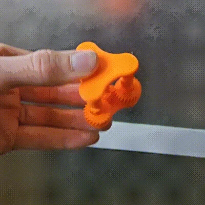 Đồ chơi fidget 3 trụ xoắn bánh răng (Print-In-Place, có supports)