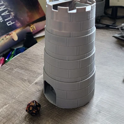 Tháp lắc xúc xắc gập gọn (Collapsible Dice Tower)