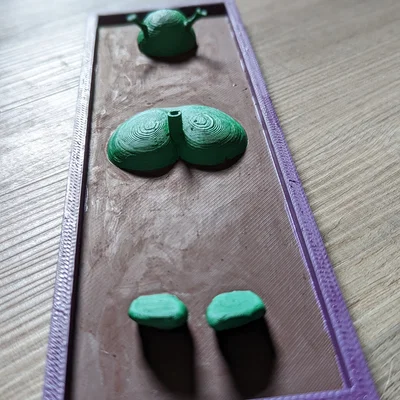 Giá đỡ nhang phong cách Shrek