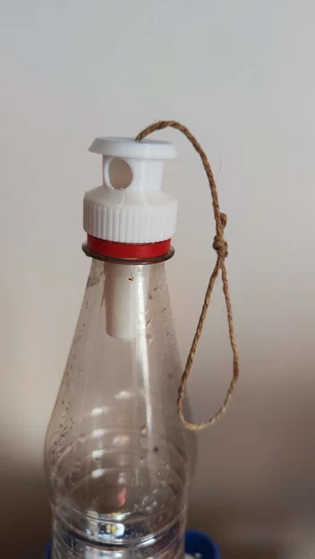 Bẫy ong bắp cày – nắp bẫy gắn chai PET - Image 5