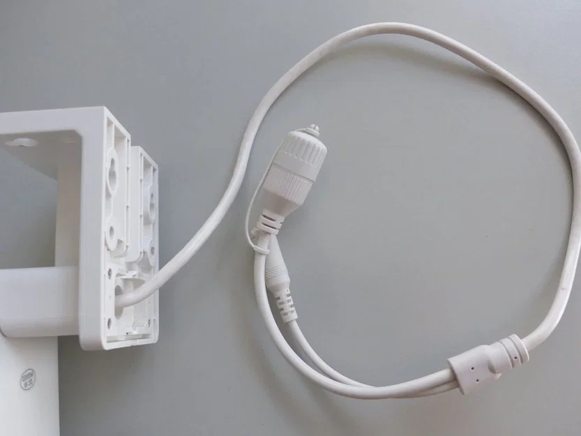 Bộ phụ kiện gắn trần cho camera Reolink Trackmix (RLC-830A) - Image 3