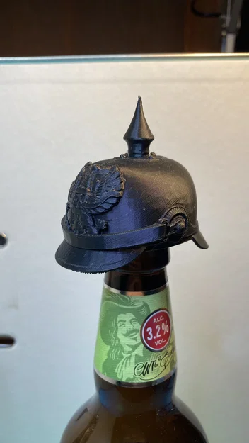 Nắp đậy chai bia hình mũ Pickelhaube in 3D cực ngầu - Image 1