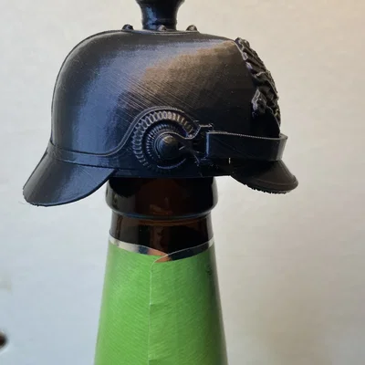 Nắp đậy chai bia hình mũ Pickelhaube in 3D cực ngầu