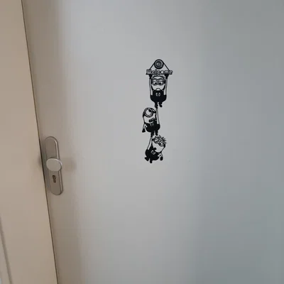 Minions với chữ Welcome (treo/dán cửa, chừa lỗ mắt thần)