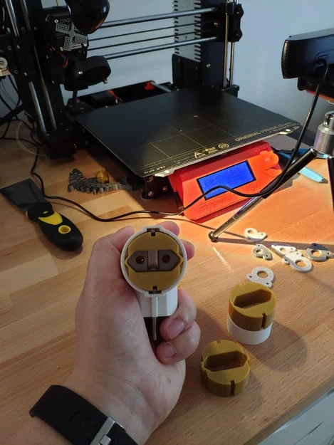 Adapter phích cắm EU (EU Plug adapter) - Image 1