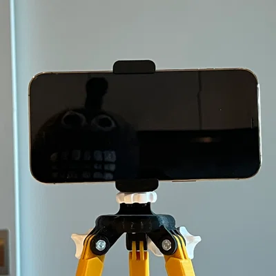 DoomScroller: Tripod cho smartphone mùa COVID-19 (doomscroll thoải mái)