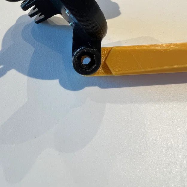 DoomScroller: Tripod cho smartphone mùa COVID-19 (doomscroll thoải mái) - Image 8