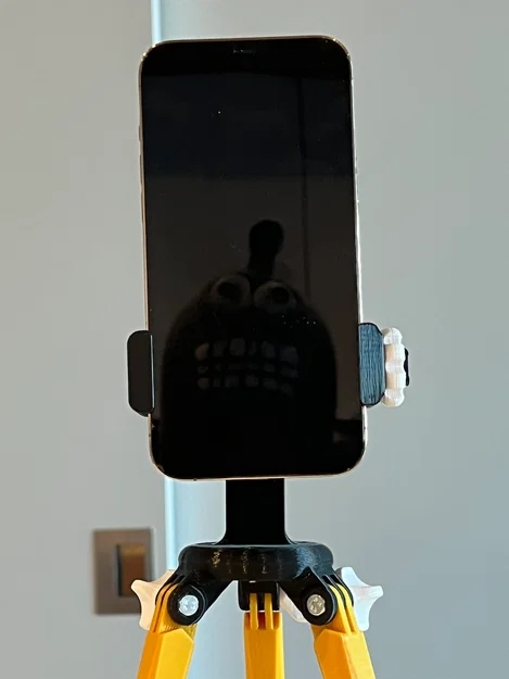 DoomScroller: Tripod cho smartphone mùa COVID-19 (doomscroll thoải mái) - Image 23