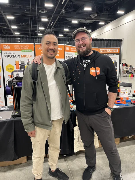 DoomScroller: Tripod cho smartphone mùa COVID-19 (doomscroll thoải mái) - Image 35