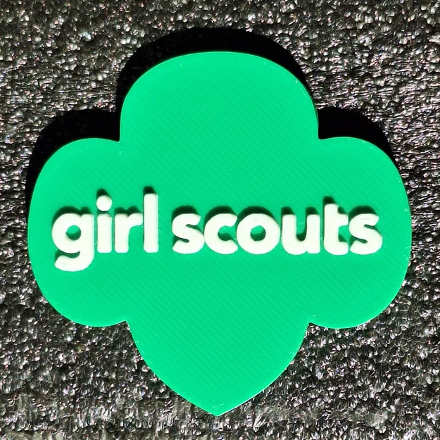 Huy Hiệu Trefoil Nam Châm Girl Scouts - Image 1