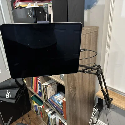 Giá treo iPad Pro 12.9 inch gắn tay đỡ mic siêu chắc chắn