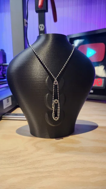 Tượng Bust treo dây chuyền (Necklace Holder Bust) - Image 2