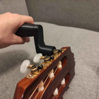 Tay quay lên dây đàn guitar 3D tiện dụng, dễ in tại nhà