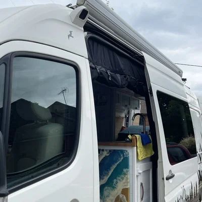 Khung gắn camera Blink cho xe Campervan với lỗ nam châm lớn