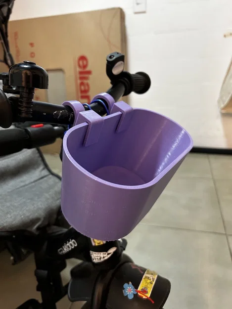 Giỏ xe đạp bấm ngàm dễ gắn của Oli (Oli's Easy-Snap Bike Basket) - Image 1