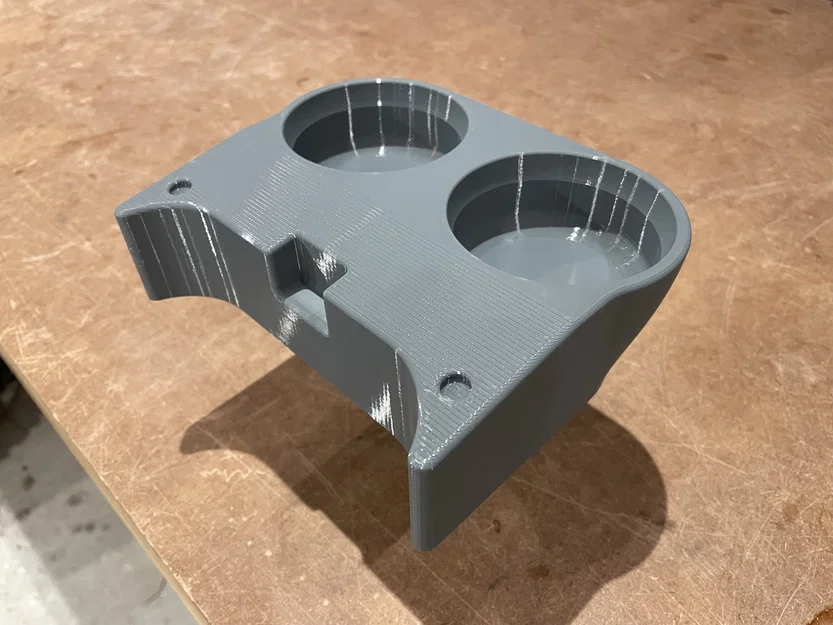 Polestar 2: Cupholder đôi và kê/tựa tay (Armrest) - Image 4