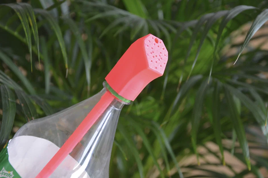 Nắp tưới cây cho chai nước (Watering bottle cap) - Image 1