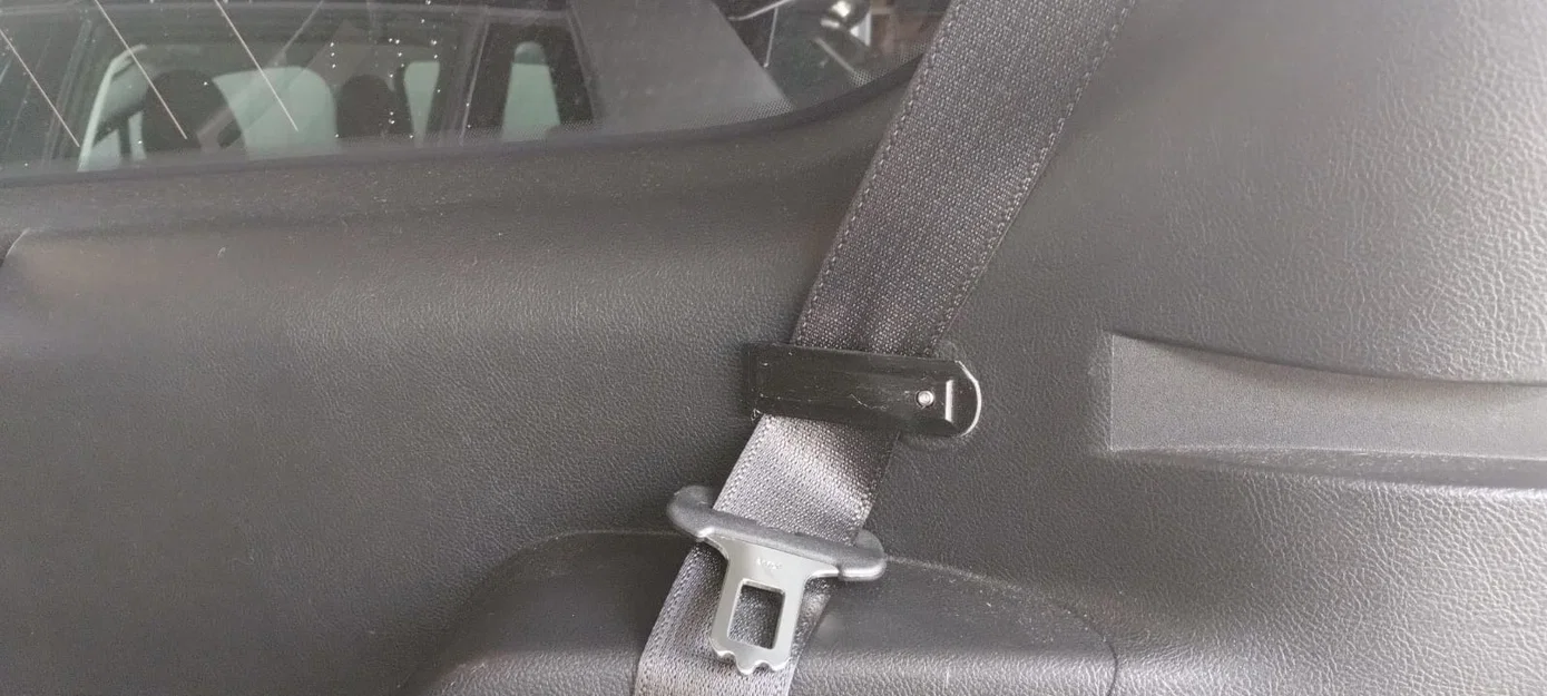 Bộ phận giữ dây đai an toàn (Belt Retainer) cho Ford Galaxy - Image 1