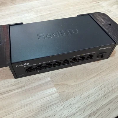 Ngàm gắn switch RealHD SW8-25G-V1 dưới mặt bàn tiện lợi