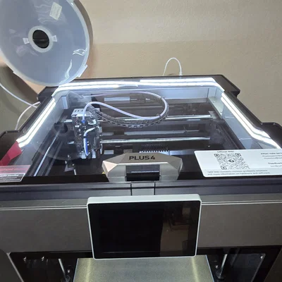 Bộ khung nâng nắp Qidi Plus 4 để gắn dải đèn LED