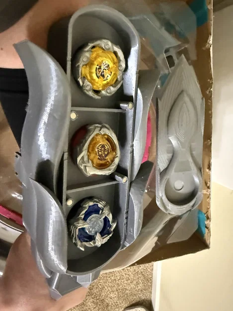 Hộp Đựng Deck Beyblade X Kiểu Găng Tay Ryuuga - Image 2