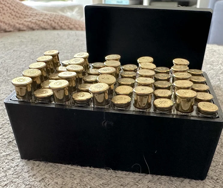 Hộp đựng 50 viên đạn 22LR thiết kế so le dễ lấy - Image 1