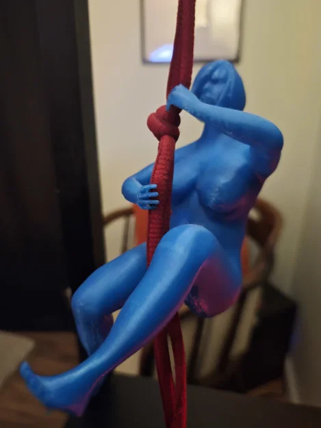 Mô hình trang trí nhân vật nữ leo dây nghệ thuật (3D Print) - Image 1
