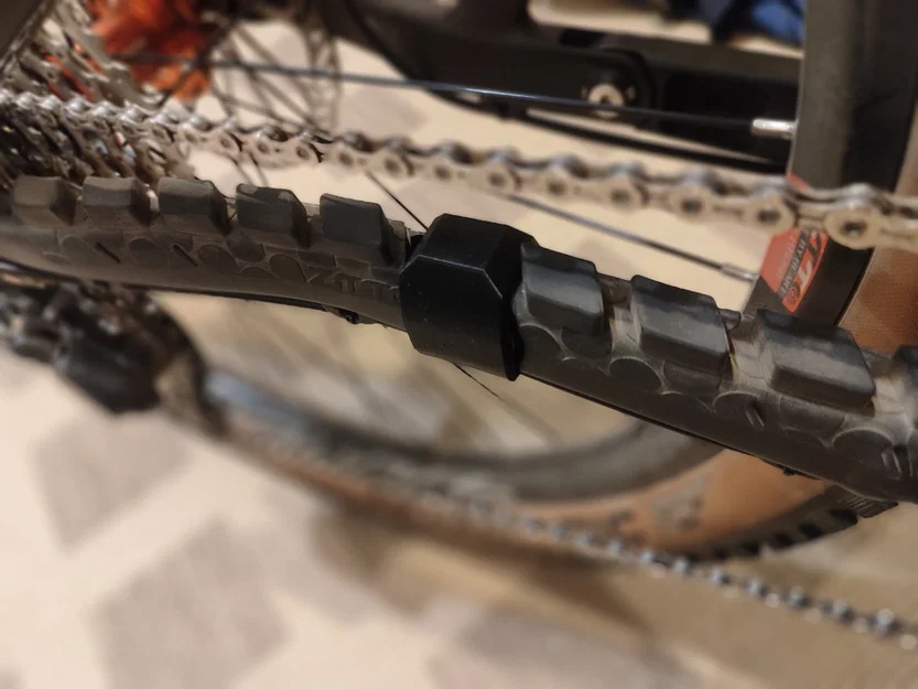 Miếng bảo vệ khung sườn (chainstay protector) cho Fuji Auric hoặc Rakan - Image 1