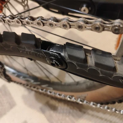 Miếng bảo vệ khung sườn (chainstay protector) cho Fuji Auric hoặc Rakan