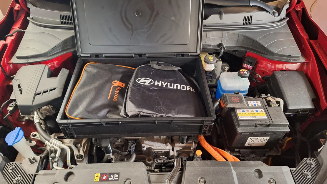 Giá đỡ hộp đựng đồ cho xe điện Hyundai Kona - Image 7