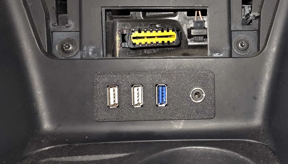 Bộ chuyển đổi USB và giắc 3.5mm cho Renault Megane 3 - Image 1