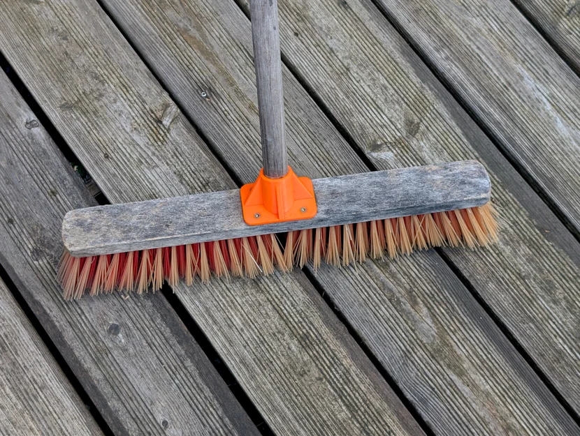 Giá đỡ cán chổi (Broom Handle Socket) - Image 1