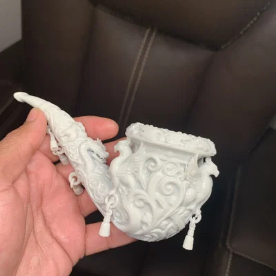 Tẩu hút thuốc TRANG TRÍ tự đứng, hoa văn ornate, có tua rua