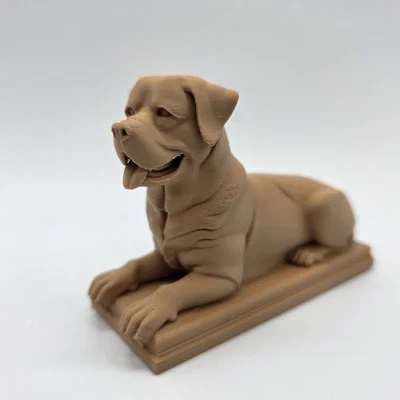 Tượng Chú Chó Rottweiler Đang Nằm
