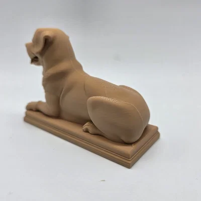 Tượng Chú Chó Rottweiler Đang Nằm