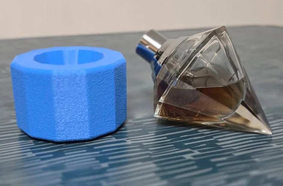 Đế đỡ chai nước hoa hình đa giác độc đáo - In 3D phụ kiện trang trí - Image 1