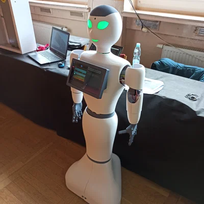 Robot hình người mã nguồn mở Axon