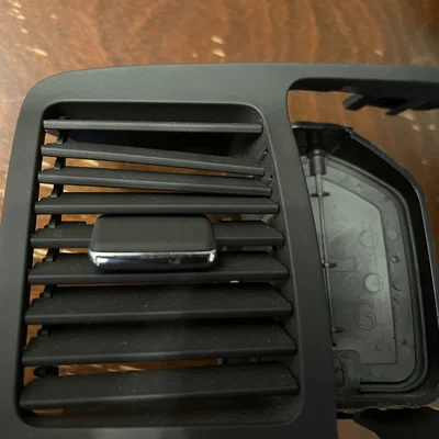 Lá cửa gió điều hòa thay thế cho Toyota Corolla (E12/E120)