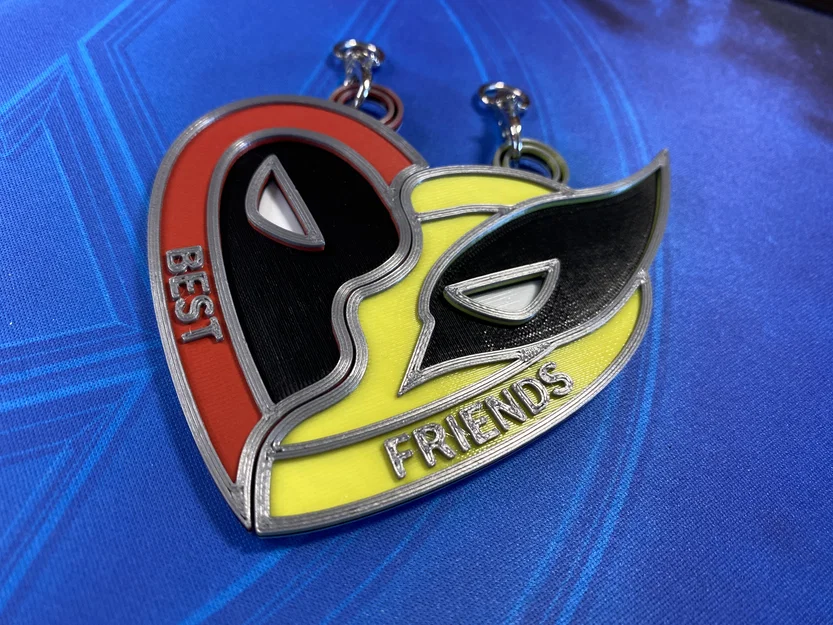 Móc khóa mặt dây chuyền trái tim vỡ Deadpool Wolverine - Image 4